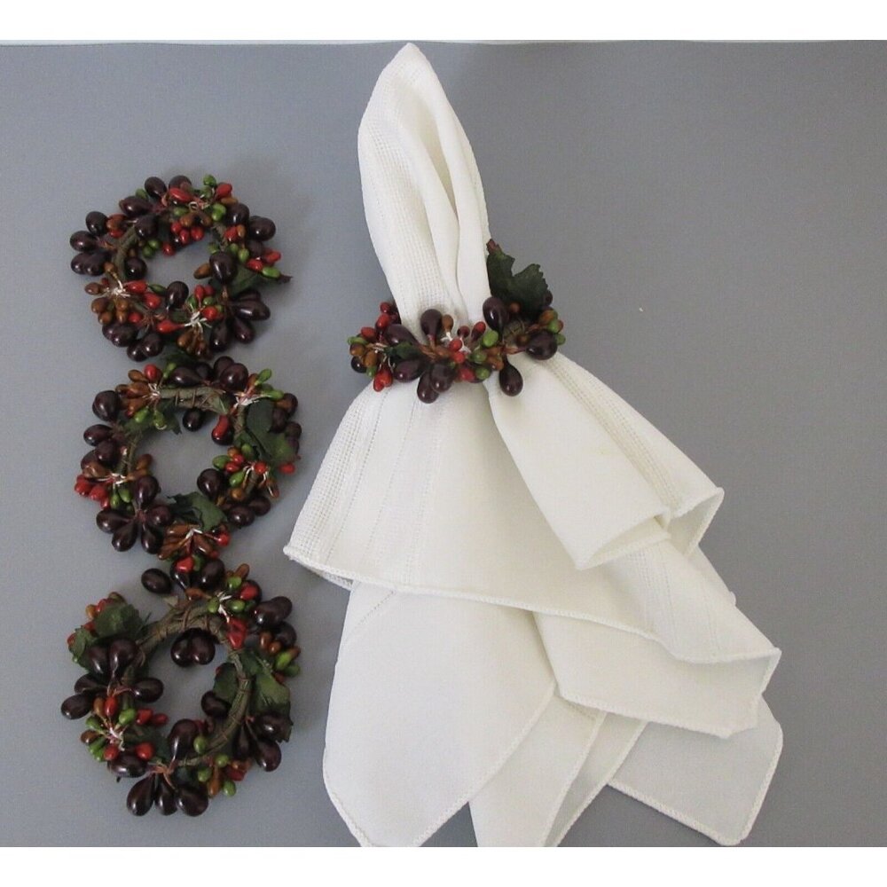 Set of 4~Vintage Red Holly Berry and Vine Wrapped 3-Dimensional Napkin Rings
